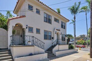 303 Brookes Ave in San Diego, CA - Building Photo