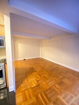 141 E 56th St, Unit 9E in New York, NY - Building Photo