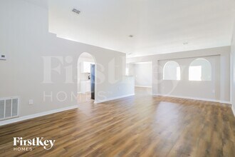 117 King Arthur Ct in St. Augustine, FL - Foto de edificio - Building Photo