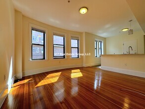 881 Massachusetts Ave in Cambridge, MA - Building Photo - Building Photo