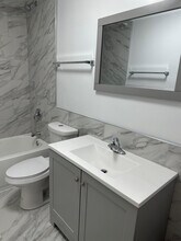 6257 N Milwaukee Ave, Unit ONE BED in Chicago, IL - Building Photo - Building Photo