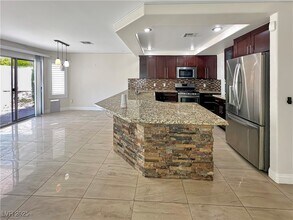 8305 Bermuda Beach Dr in Las Vegas, NV - Building Photo - Building Photo