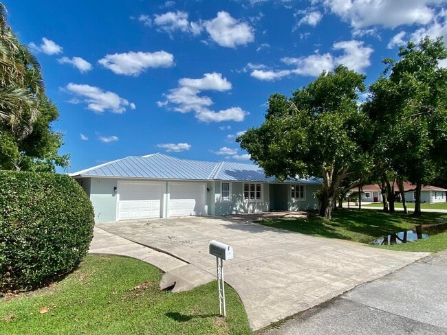 property at 3051 SW Earl Ave