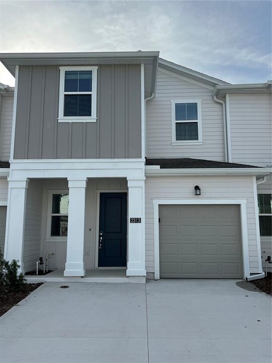 2313 Brook Marsh Lp in Kissimmee, FL - Building Photo