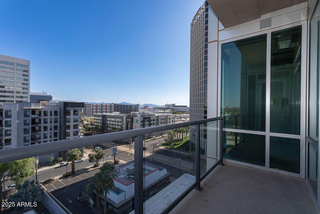 1 E Lexington Ave in Phoenix, AZ - Building Photo