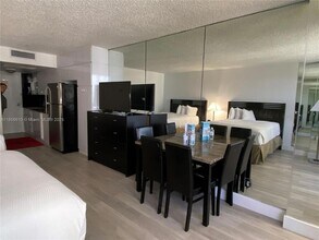 19201 Collins Ave, Unit 522 in Sunny Isles Beach, FL - Building Photo - Building Photo