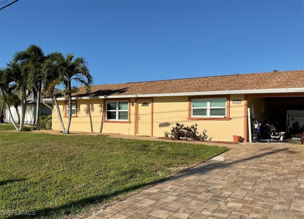 1806 SE 1st Ave in Cape Coral, FL - Building Photo