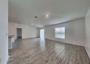 510 Donna Dr in Brandon, FL - Building Photo - Building Photo