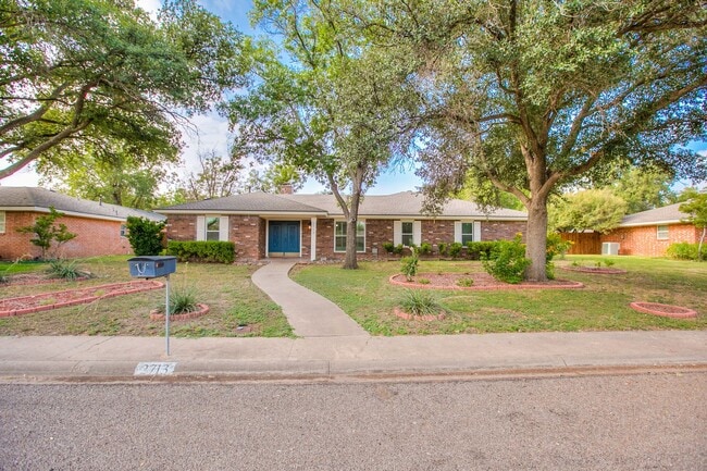 property at 2713 Canyon Creek Dr