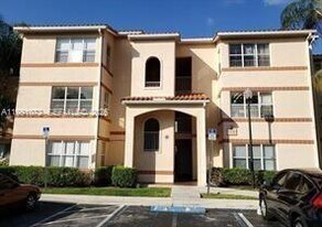 3390 Pinewalk Dr N in Margate, FL - Building Photo