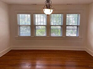 820 S Douglas Ave, Unit #B in Nashville, TN - Foto de edificio - Building Photo