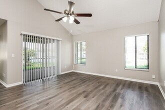 2258 Baker Ave in Orlando, FL - Building Photo - Building Photo