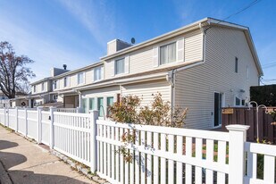 1189 Richmond Ave in Staten Island, NY - Building Photo