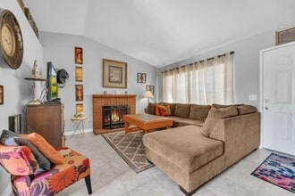 2815 Minford St in Lancaster, CA - Building Photo - Building Photo