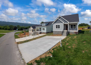 102 Sunset Dr in Trenton, GA - Building Photo - Building Photo