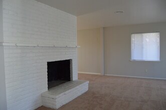 2156 57th Ave in Sacramento, CA - Building Photo - Building Photo