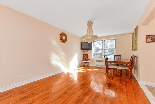 64-35 Yellowstone Blvd in New York, NY - Building Photo - Building Photo
