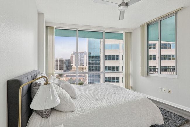 322 E Central Blvd, Unit 1805 in Orlando, FL - Foto de edificio - Building Photo