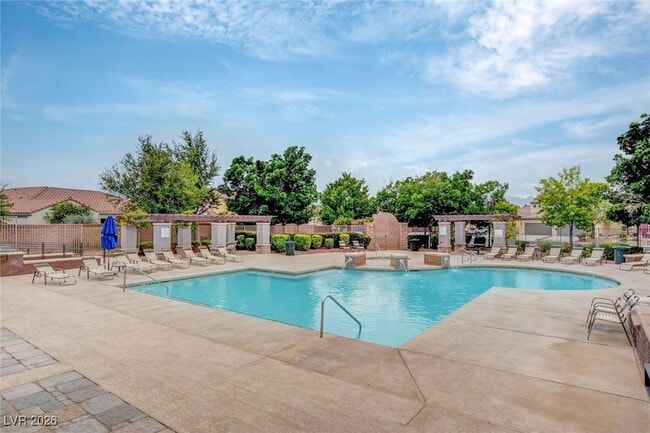 7405 Port Charlotte Ave in Las Vegas, NV - Building Photo - Building Photo