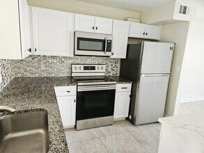 5894 Longbow Ln in West Palm Beach, FL - Building Photo - Building Photo