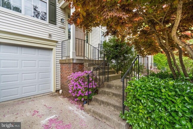 property at 12221 Wye Oak Commons Cir
