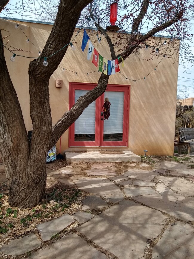 608 Alicia St, Unit B in Santa Fe, NM - Foto de edificio - Building Photo