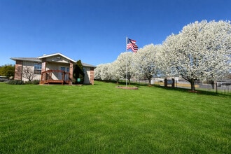 South Valley Apartments in Springfield, MO - Building Photo - Building Photo