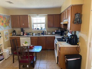 AUGUST 2026 PRE-LEASE!  Charming 3 Bed, 2  in College Station, TX - Building Photo - Building Photo