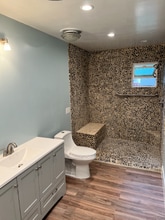 26033 Fallbrook in Lake Forest, CA - Foto de edificio - Building Photo