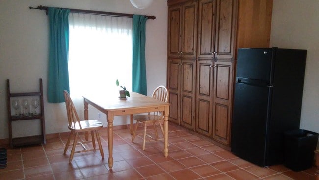 6815 Platt Ave in Los Angeles, CA - Foto de edificio - Building Photo