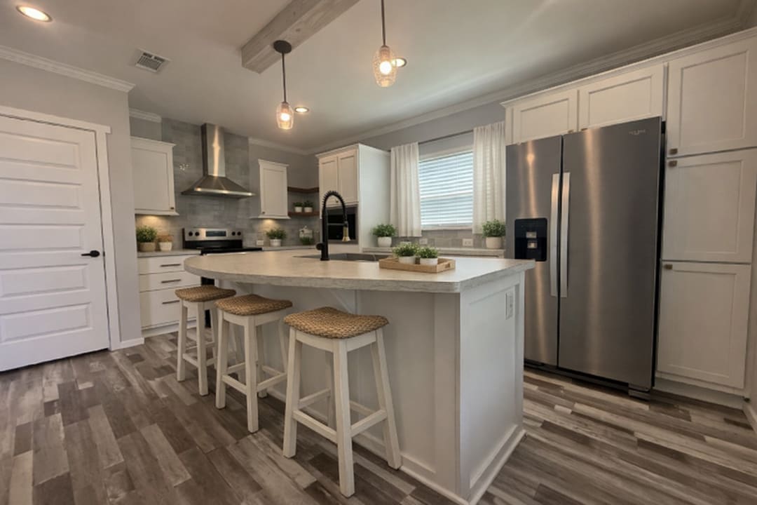 5715 Camelford Dr in Sarasota, FL - Building Photo