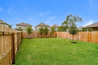 5131 Jade Crossing in San Antonio, TX - Building Photo - Building Photo