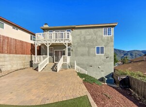 1504 San Bernardino Ave in Spring Valley, CA - Foto de edificio - Building Photo