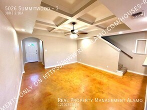 5026 Summit Wood in San Antonio, TX - Building Photo - Building Photo