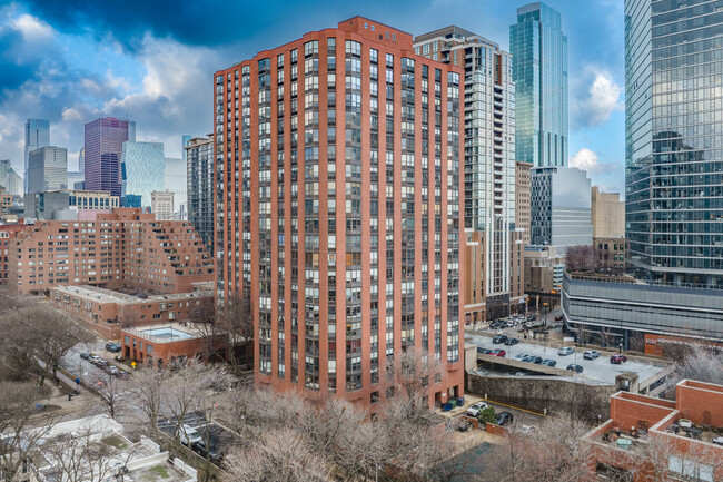 Dearborn Park High Rise 2 in Chicago, IL - Building Photo - Building Photo