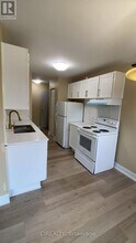 242 Avalon Pl in Kitchener, ON - Building Photo - Building Photo