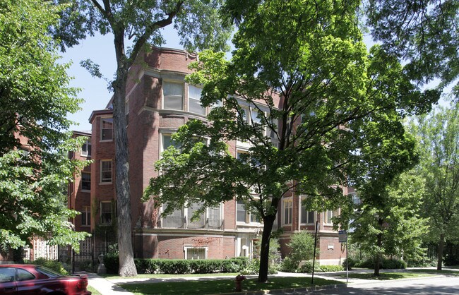 1234 E Hyde Park Blvd in Chicago, IL - Foto de edificio - Building Photo