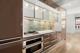 75 Wall St in New York, NY - Building Photo - Building Photo