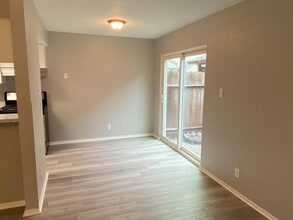 2621 Ektom Dr in Austin, TX - Building Photo - Building Photo