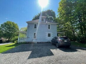 402 Electric St in Clarks Summit, PA - Foto de edificio - Building Photo