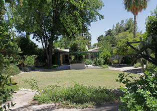 Hinchcliffe Court in Tucson, AZ - Foto de edificio - Building Photo