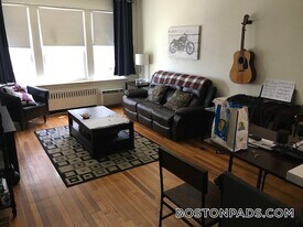 33 Lancaster Terrace in Brookline, MA - Building Photo