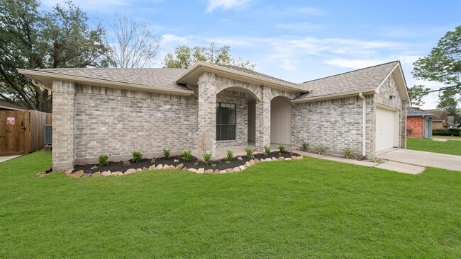 2121 Aberdeen Dr in League City, TX - Building Photo - Building Photo