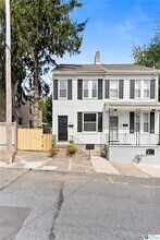 821 Jackson St in Easton, PA - Building Photo - Building Photo