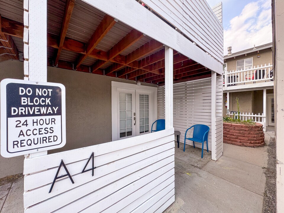 8367 S Reed St in Littleton, CO - Foto de edificio