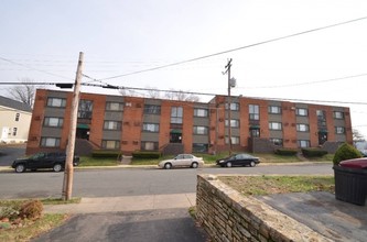 Bernard Point in Cincinnati, OH - Foto de edificio - Building Photo