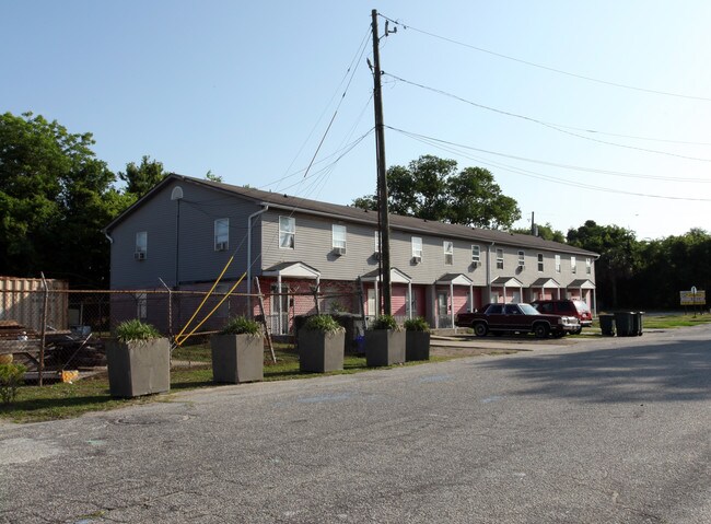 30-40 Isabella St in Charleston, SC - Foto de edificio - Building Photo