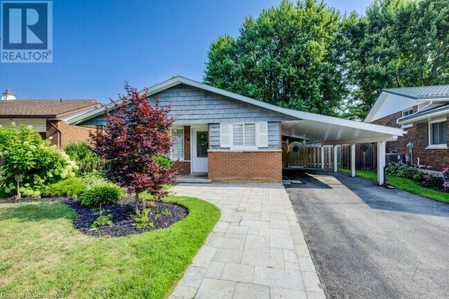 property at 14 Dunsmere Ct