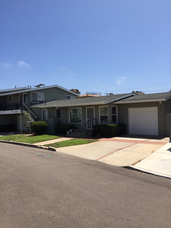 2340 Ocean St in Carlsbad, CA - Foto de edificio - Building Photo