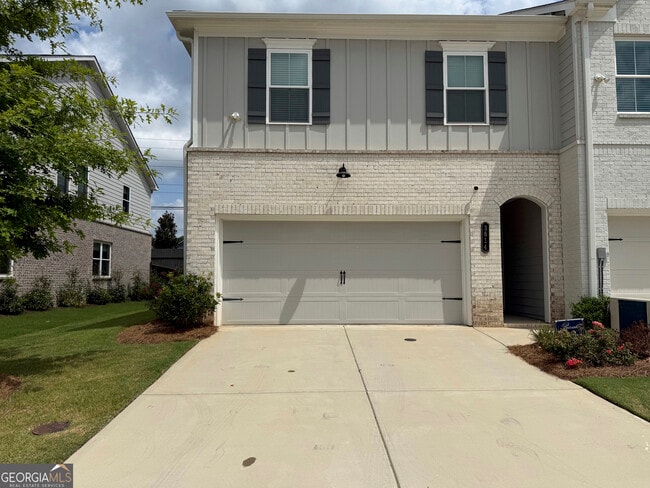 property at 3614 Silvery Wy